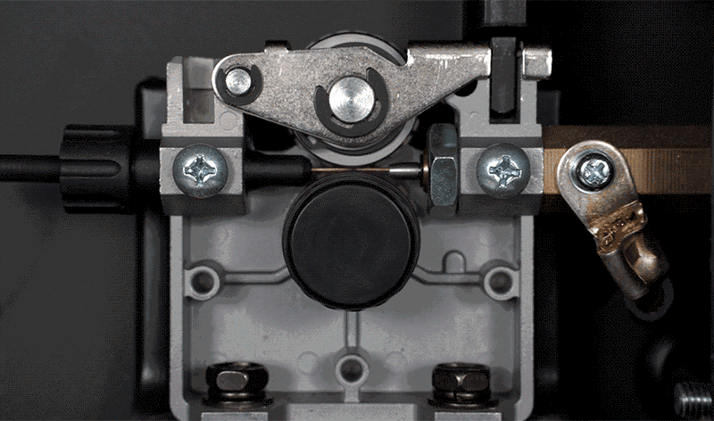 Geared Wire Drive This machine features a geared roller drive unit, providing consistent and smooth wire feed, and it helps when using longer MIG torches.