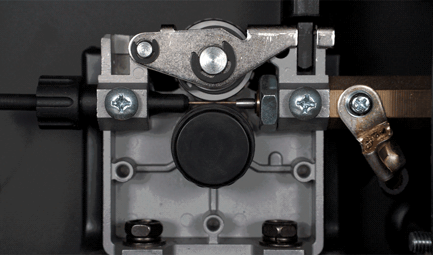 Geared Wire Drive This machine features a geared roller drive unit, providing consistent and smooth wire feed, and it helps when using longer MIG torches.
