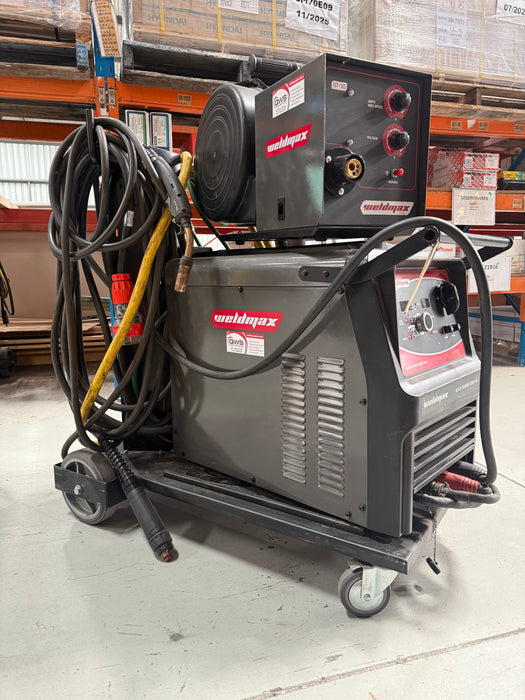 USED WELDMAX 600BT-2 MIG W/ SWF BLACK THUNDER & TROLLEY