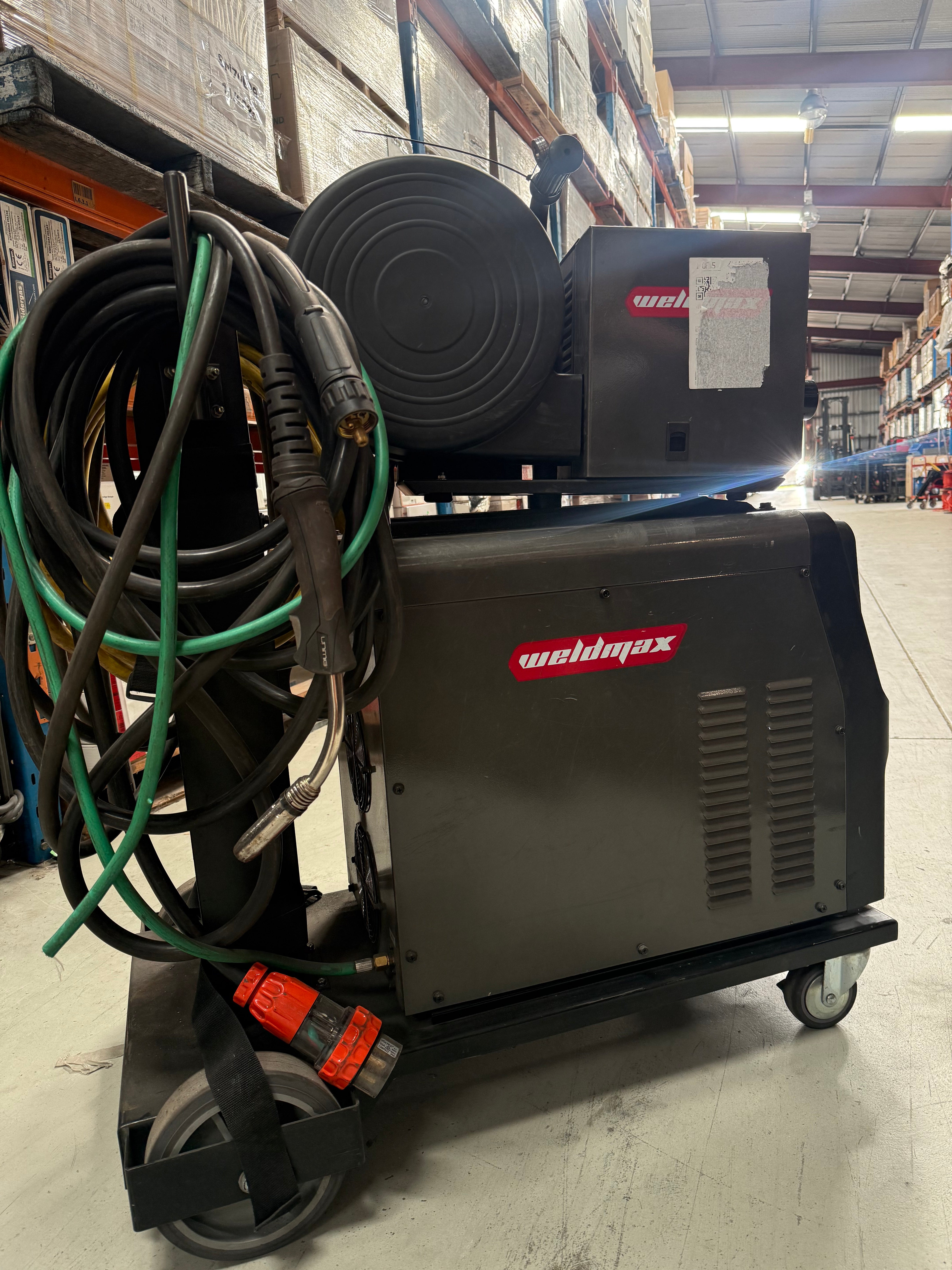 USED WELDMAX 600BT-2 MIG W/ SWF BLACK THUNDER