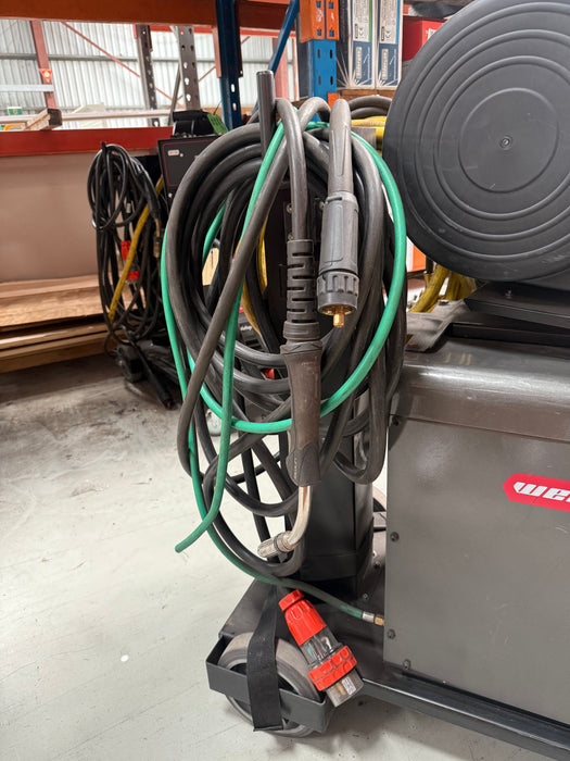 USED WELDMAX 600BT-2 MIG W/ SWF BLACK THUNDER