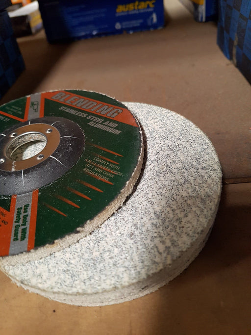 REX CUT WHITE BLENDING DISC 115MM 36GRIT - QWS - Welding Supply Solutions