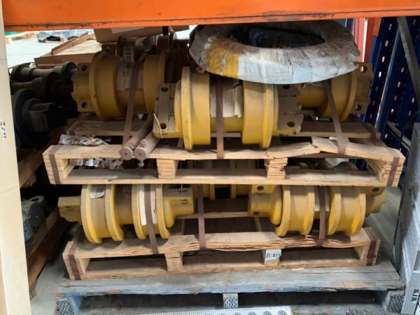 ROLLER TO SUIT SHANTUI & KOMATSU BULLDOZER SERIES - QWS - Welding Supply Solutions