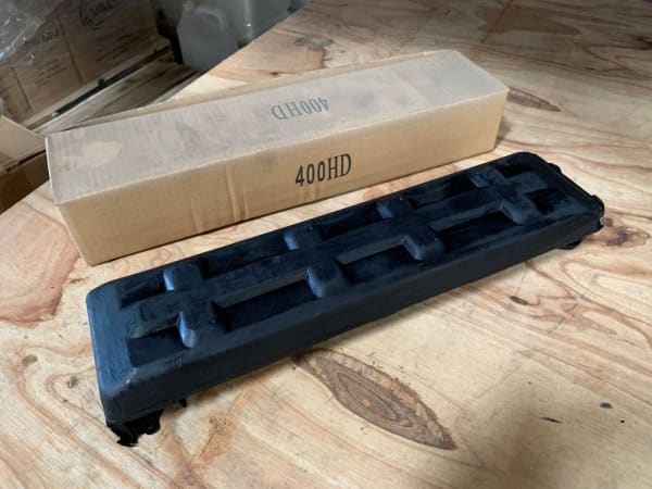 RUBBER PADS 400HD SUIT KOMATSU / HITACHI / SUMITOMO / KUBOTA - QWS - Welding Supply Solutions