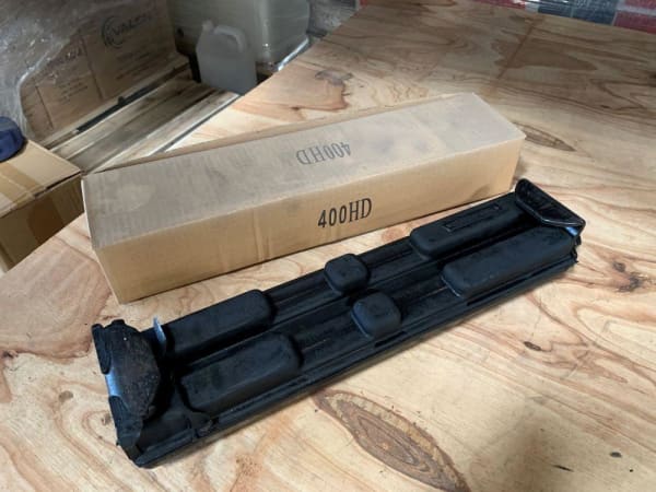 RUBBER PADS 400HD SUIT KOMATSU / HITACHI / SUMITOMO / KUBOTA - QWS - Welding Supply Solutions