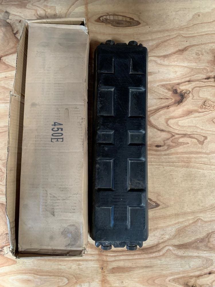 RUBBER PADS 450E SUIT KOMATSU / HITACHI / KOBELCO / KUBOTA - QWS - Welding Supply Solutions