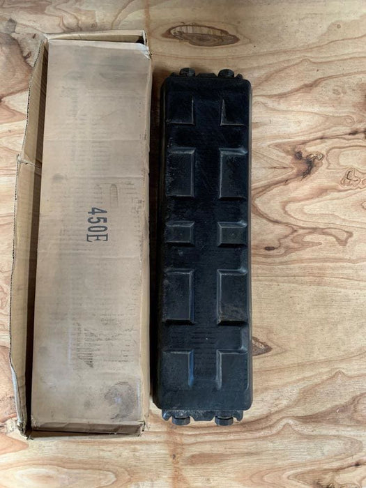 RUBBER PADS 450E SUIT KOMATSU / HITACHI / KOBELCO / KUBOTA - QWS - Welding Supply Solutions