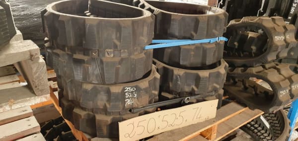 RUBBER TRACK 250 X 52.5 X 74 TO SUIT EXCAVATOR OR LOADER - QWS - Welding Supply Solutions
