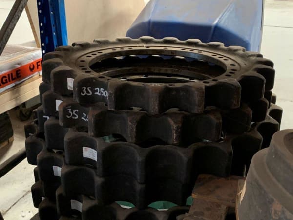 SPROCKET TO SUIT KOMATSU EXCAVATOR SERIES - QWS - Welding Supply Solutions