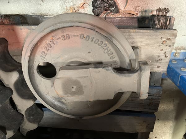STEEL IDLER TO SUIT KOMATSU EXCAVATOR SERIES - QWS - Welding Supply Solutions