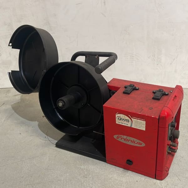 USED VR4000F++ WIREFEEDER - QWS - Welding Supply Solutions